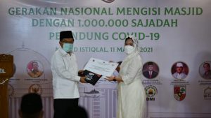 Gerakan 1 Juta Sajadah Pelindung Covid-19, Puan Berharap Masyarakat Lebih Tenang Beribadah di Masjid