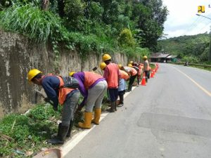 Buka Kesempatan Kerja, Program Padat Karya Bidang Jalan & Jembatan Sudah Serap  109.047 Tenaga Kerja