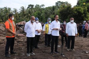 Presiden Jokowi Pastikan Kementerian PUPR Siap Bangun Rumah Relokasi Bencana Longsor NTT