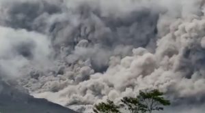 Aktifitas Awan Panas Guguran (APG) Gunung Semeru Berdampak pada Masyarakat di Kecamatan Pronojiwo, Kabupaten Lumajang