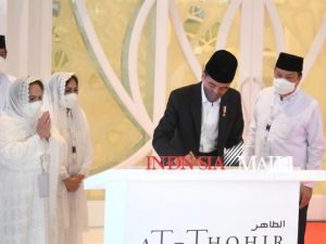 Resmikan Masjid At-Thohir, Presiden: Manfaatkan untuk Tingkatkan Wawasan Keislaman