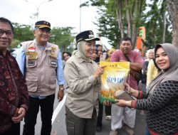 Warga Serbu Operasi Pasar Murah Kolaborasi Pemkot dan Bulog Jambi