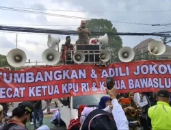 Geruduk KPU, Massa Front-PDR Tolak Pemilu Curang