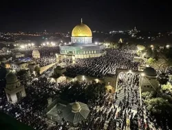 Meski Dihalangi Israel, 200 Ribu Jamaah Hadiri Tarawih Malam 27 Ramadhan di Al Aqsa