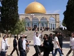 Persiapan Kurban Paskah, Puluhan Ekstremis Yahudi Serbu Masjid Al-Aqsa