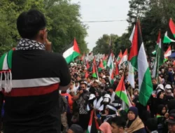 Ribuan Warga Solo Ikuti Jalan Sehat Bela Palestina