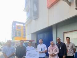 BRI Branch Office Tambun Serahkan Ambulans untuk Yayasan Pendidikan Islam Al-Muftakhir