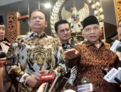 Amien Rais Minta Maaf: Hilangkan Kewenangan MPR, Pilih Pilpres Langsung “Amien Rais Dulu Berpikir Tak Mungkin Ratusan Juta Orang Bisa Disogok”