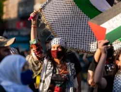 Adidas Diboikot Sedunia Usai Coret Bella Hadid atas Tekanan Israel