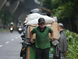 Rakyat itu Hanya Jadi ‘Pemulung’ Negara